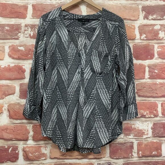 Fred David Tops - Fred David Top Shirt Women's Large Gray White Abstract Casual Pocketed Popover